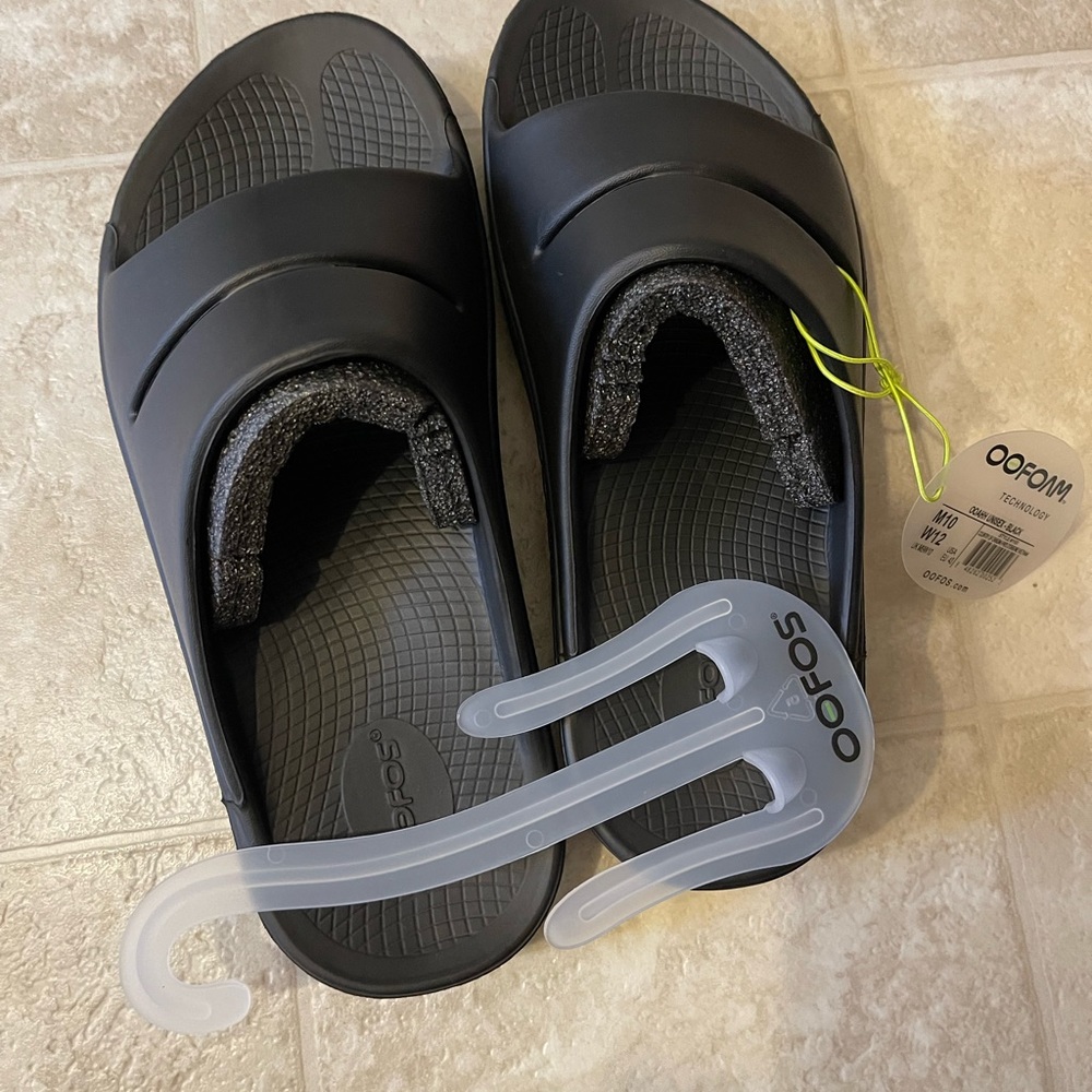 Oofos men’s slides
